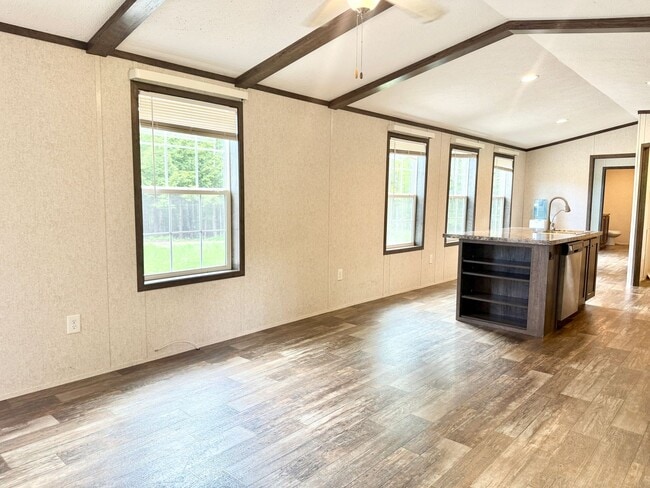 Building Photo - Nearly new 3 bedroom mobile home on a big ...