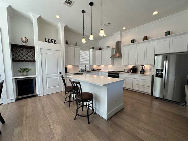 Building Photo - 2714 Nagle St