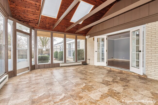 Building Photo - 756 Stonegate Rd