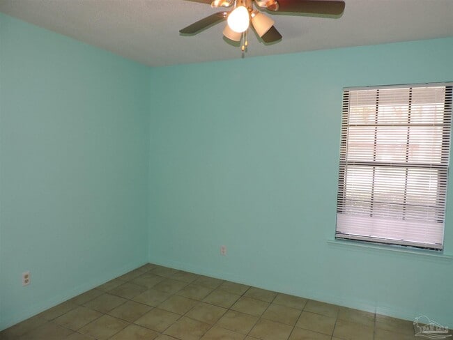 Building Photo - 1310 Pinnacle Dr