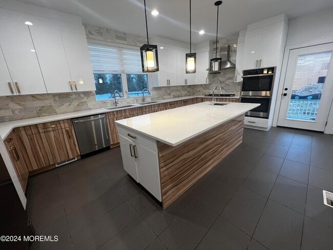 Building Photo - 255 Hollywood Ave