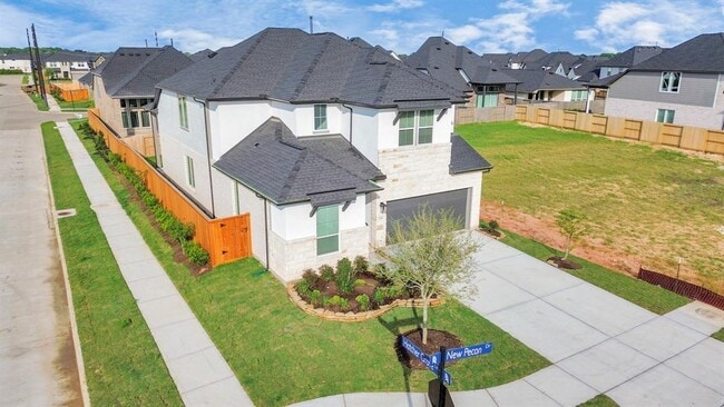Building Photo - 7414 New Pecan Dr
