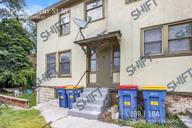 Building Photo - 325 Crescent St NE