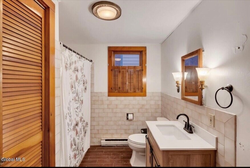 Building Photo - 4 Harris Ave