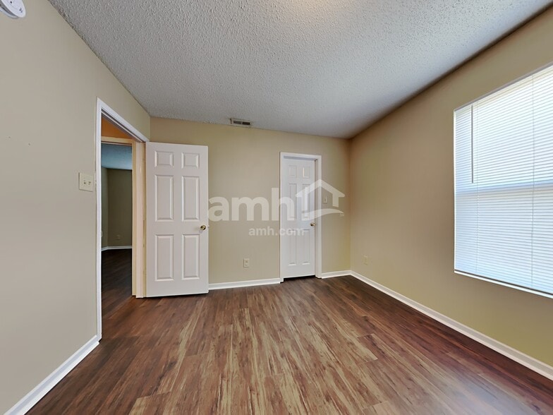 Building Photo - 936 Shenandoah Way