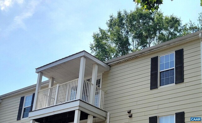 Building Photo - 1356 Villa Way