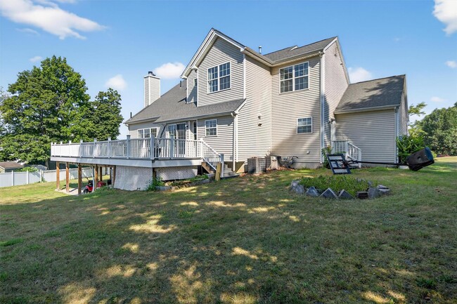 Building Photo - 5 Bridle Ct