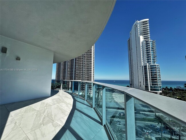 Building Photo - 17550 Collins Ave