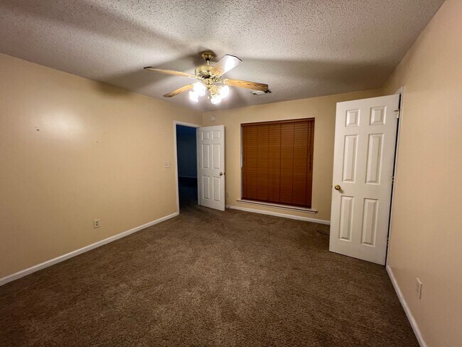 Building Photo - 7525 Muirfield Loop