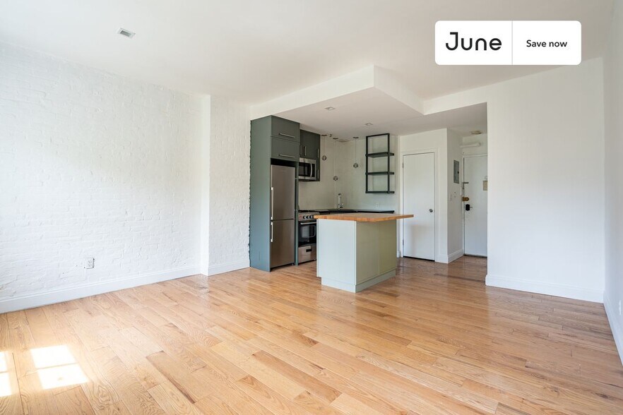 Building Photo - 491 W 22nd St