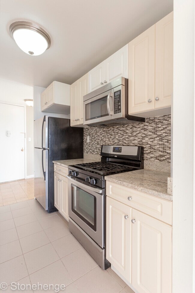 Stonehenge 8200 E Boulevard North Bergen NJ 07047 Apartment Finder