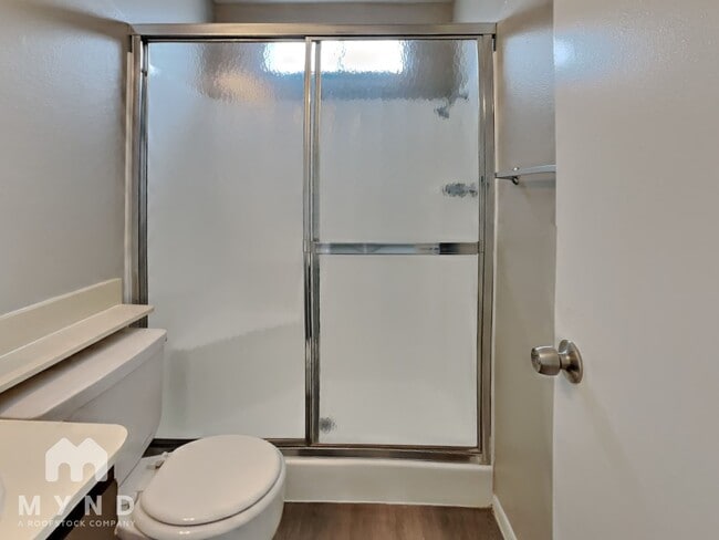 Building Photo - 5632 W Comet Ave