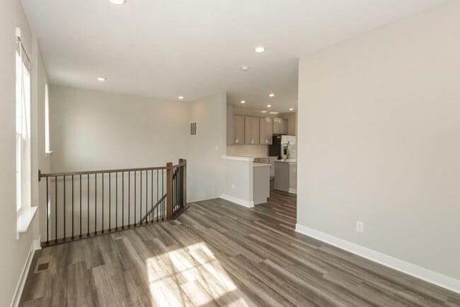Building Photo - Beautiful Townhome in Carmel