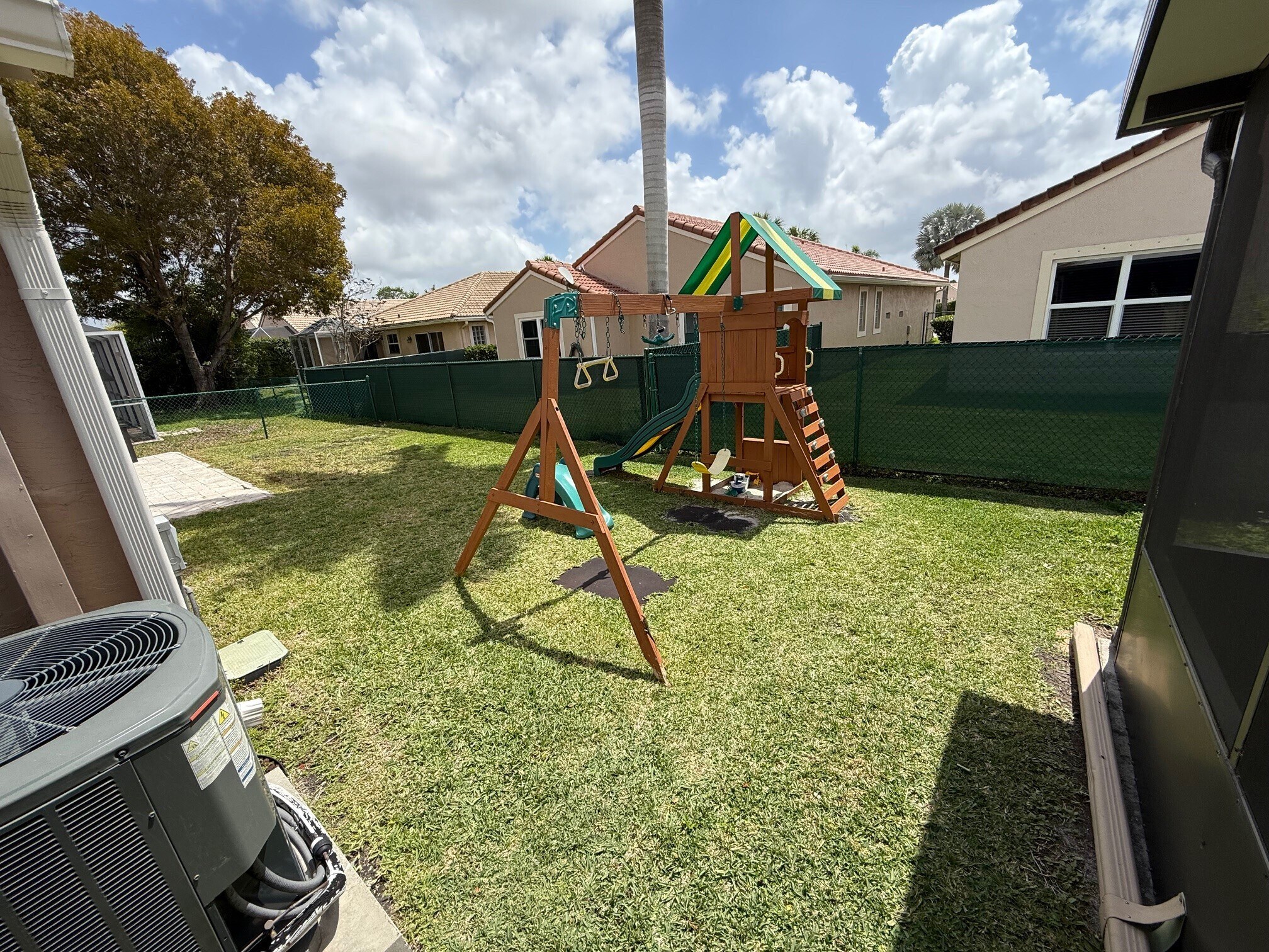 Building Photo - 5527 NW 125th Ter