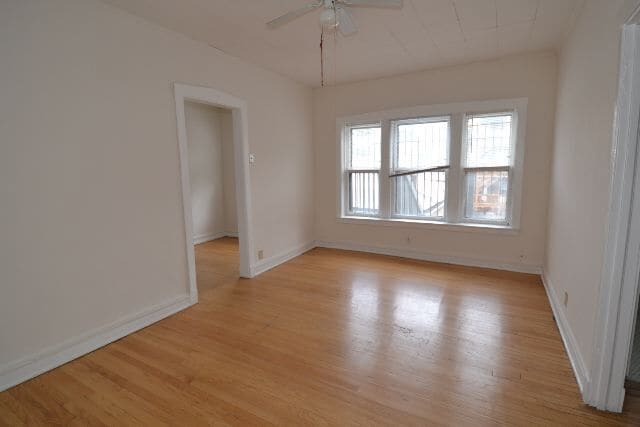 Building Photo - 2226 W Wilson Ave