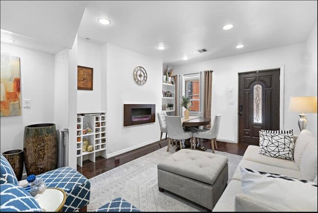 Building Photo - 327 7th St