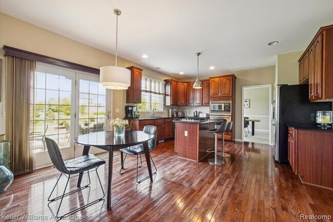 Building Photo - 24323 Bellingham Dr