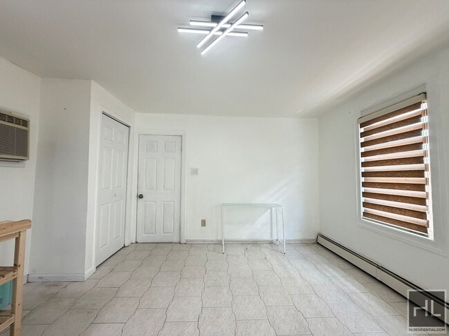 Building Photo - 99-54 163rd Rd