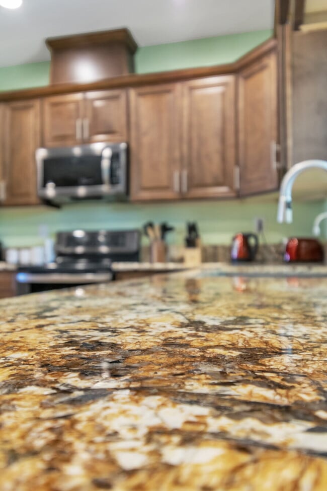 Building Photo - RV GARAGE | Single Story | Furnished Or Unfurnished