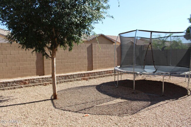 Building Photo - 399 E Goldmine Ct