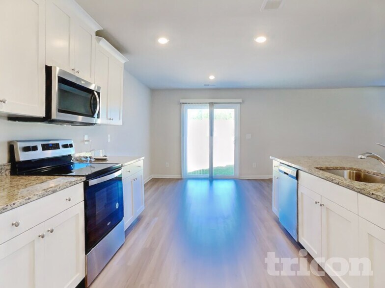 Building Photo - 205 Coleshill Rd