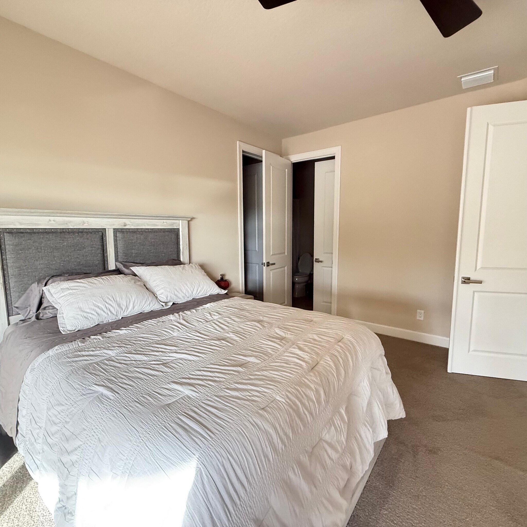 Building Photo - 1 Lionspaw VII Nobles