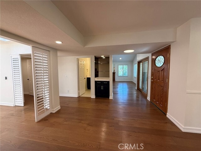 Building Photo - 860 Calle del Sol