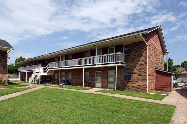 Primary Photo - Spring Creek Apartments