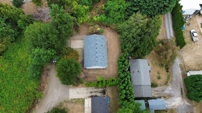 Building Photo - 2 bedroom 1 bath single level home