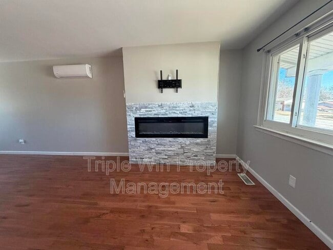 Building Photo - 5243 Ville Maria Ln