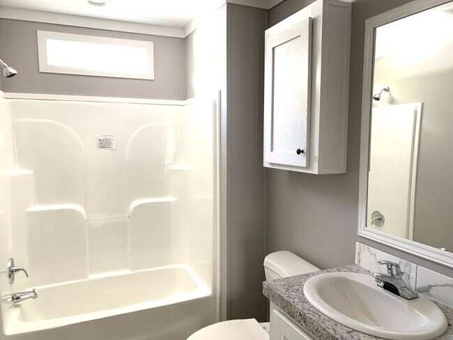 Building Photo - 147 Woodland Dr