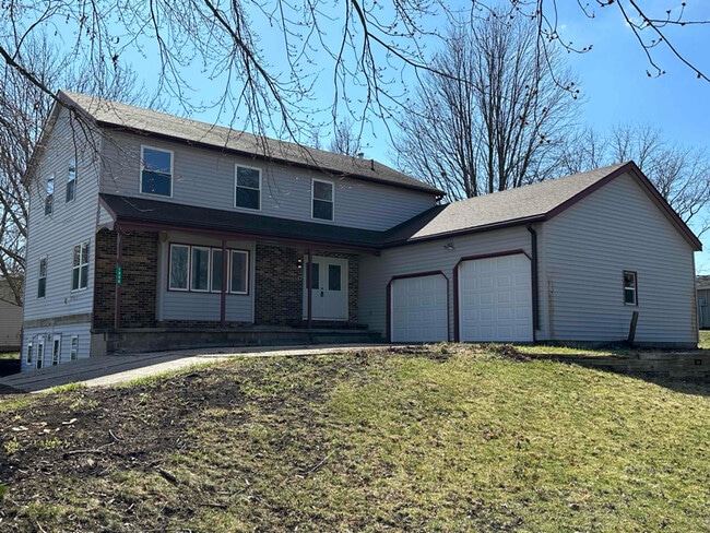 Building Photo - 1000 Van Fleet St