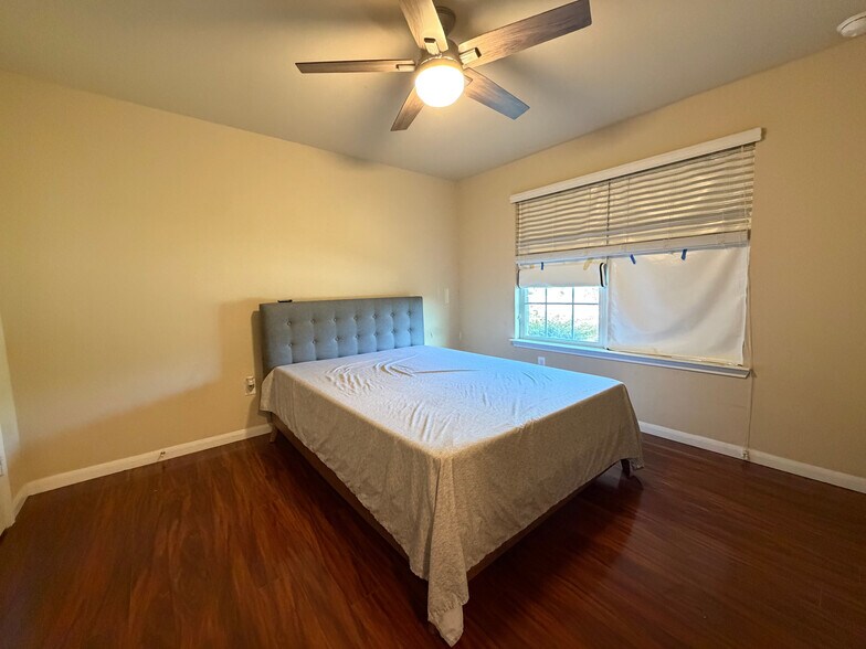 Building Photo - Room in Single Family Home on Bettylou Ln