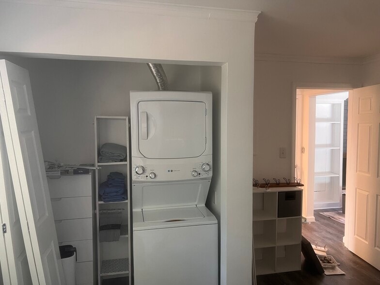 Building Photo - 1547 Fountain Ridge Rd