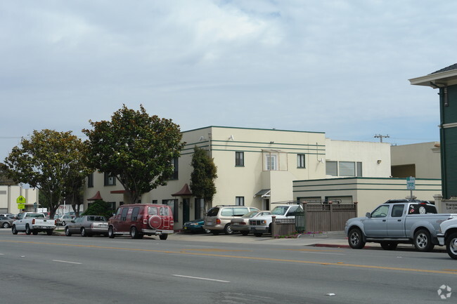 Building Photo - Lee Apartments