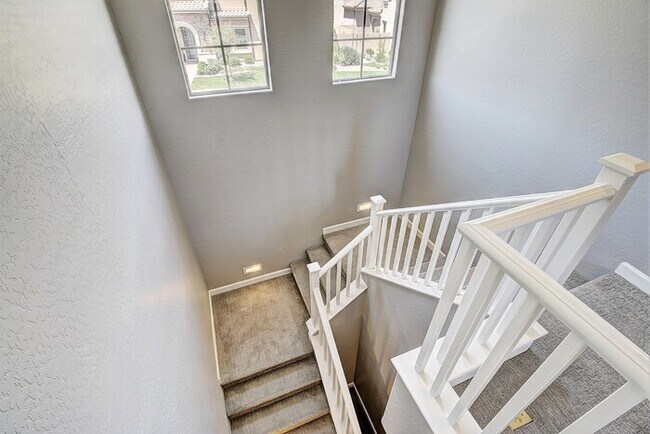 Building Photo - Highly sought neighborhood, stunning home!