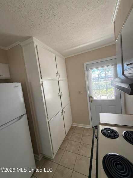 Building Photo - 405 McGuire Cir