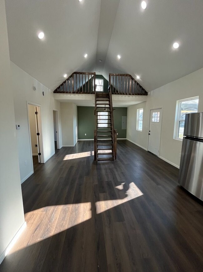 Building Photo - 2+ BEDROOM 1 BATHROOM HOUSE FOR RENT