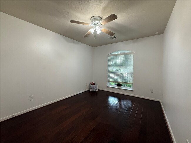Building Photo - 15615 Lost Maples Dr