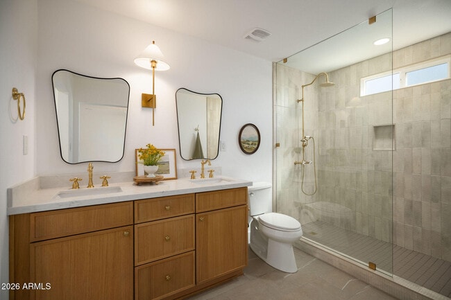 Building Photo - 7837 E Crestwood Way