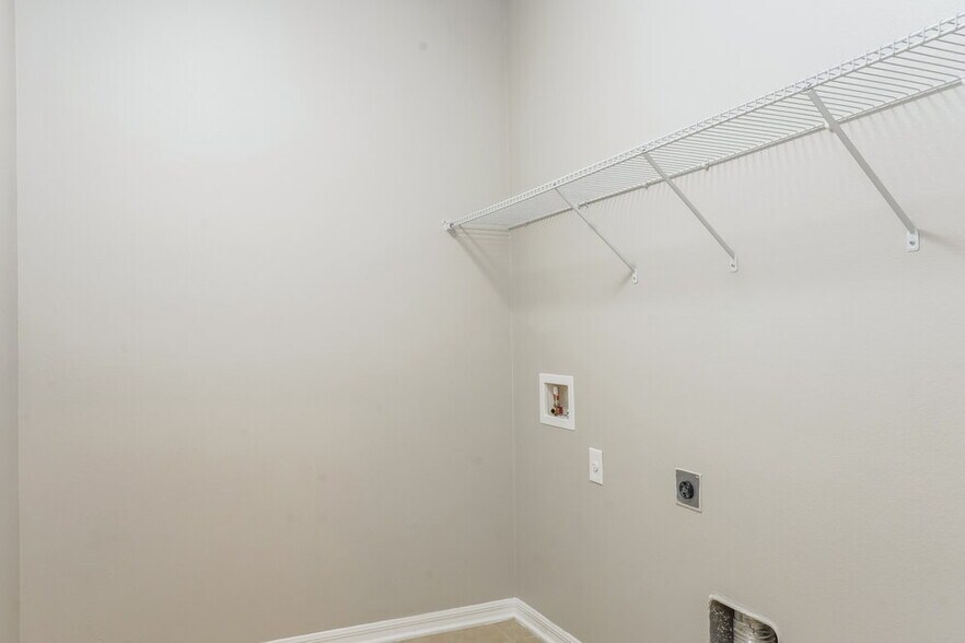 Building Photo - 1859 Castleton Dr