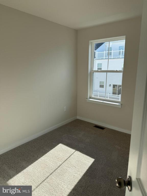 Building Photo - 16 Anderson Dr