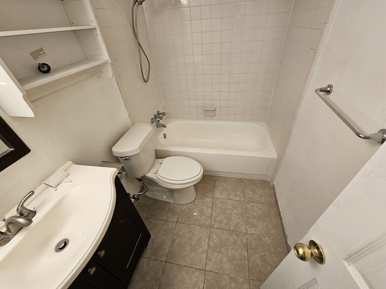 Bathroom one - 908 Lake Destiny Rd