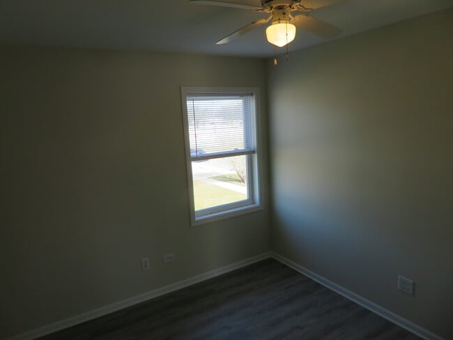 Building Photo - 118 N 12th Ave