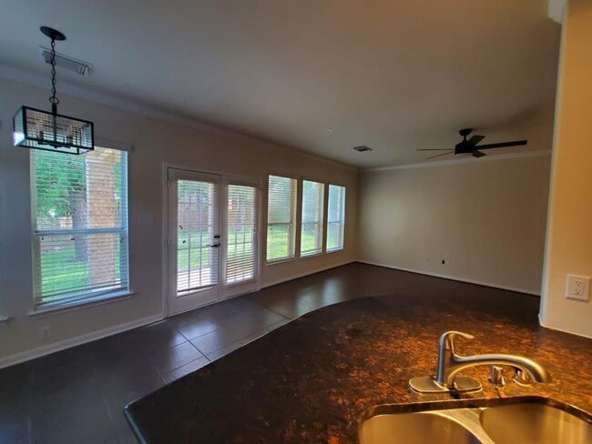 Building Photo - 19 W Spindle Tree Cir