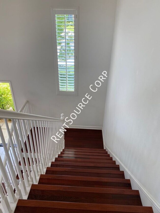 Building Photo - 3147 W Kildare St