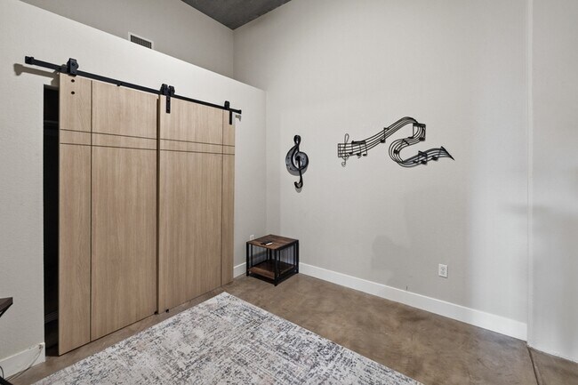 Building Photo - 101 N Tejon St