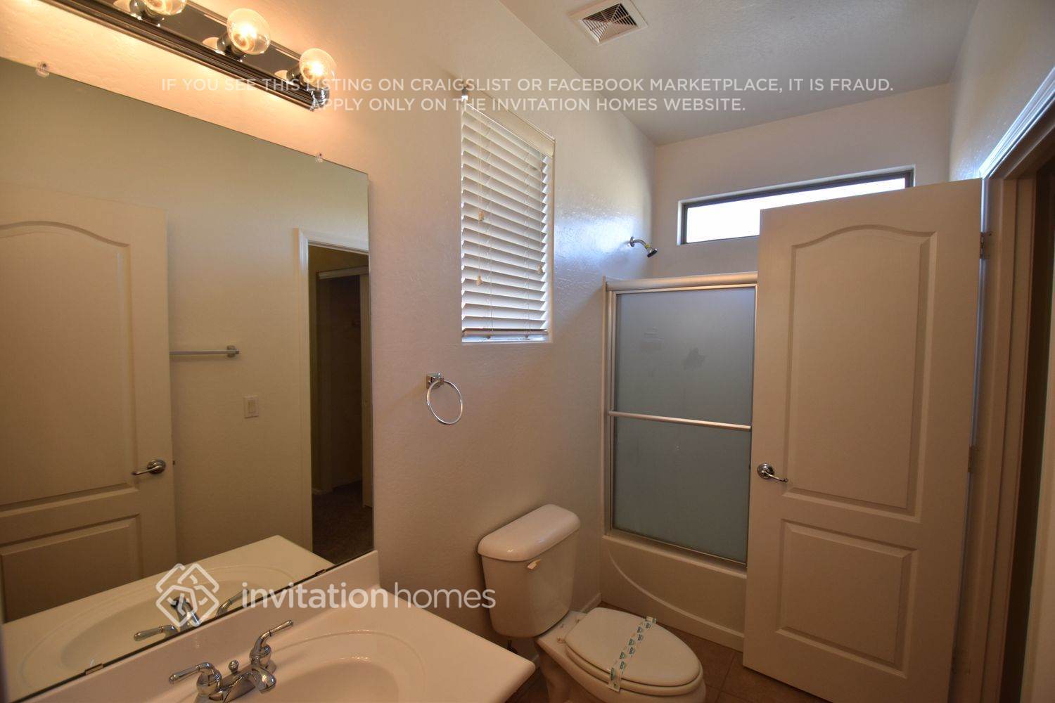 Building Photo - 881 E Stottler Dr