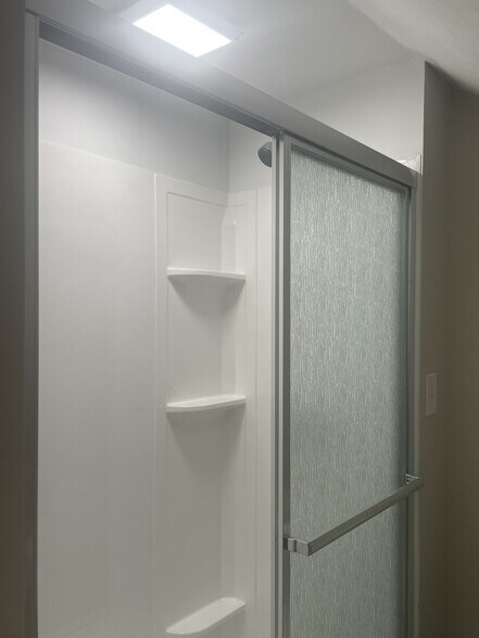 Building Photo - 24 Crown St