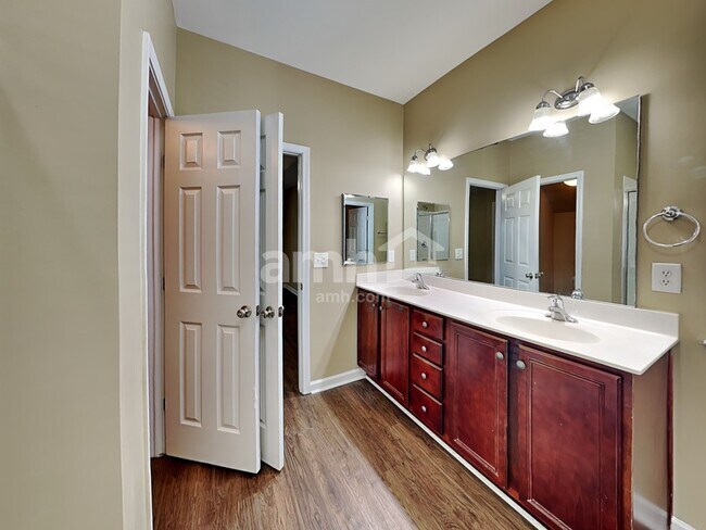 Building Photo - 636 Long Melford Dr